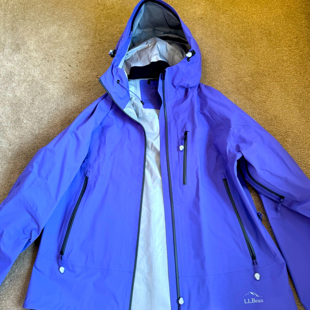 💜LLBean women’s rain jacket, size L